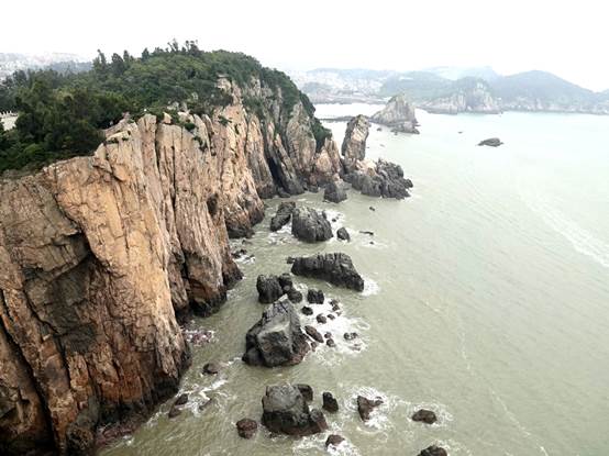 图片包含 户外, 水, 自然, 岩石描述已自动生成